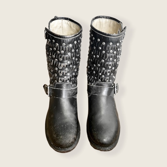 Frye Jenna Studded Disc Vintage Antique Distressed Leather Combat Short Boot - Picture 11 of 16